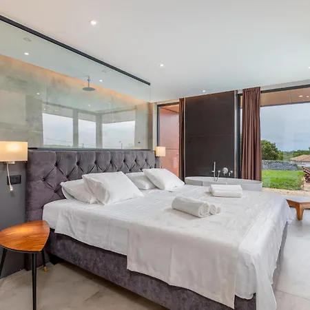 Lovely In With Kitchen Holiday home