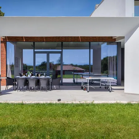 Lovely In With Kitchen *