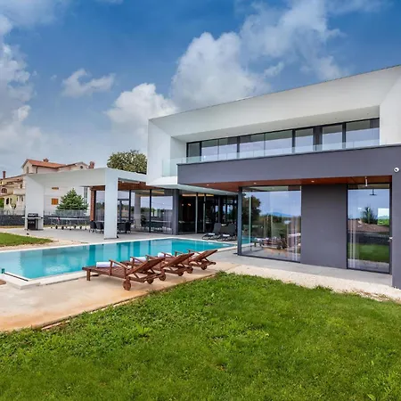 Lovely In With Kitchen Holiday home Liznjan