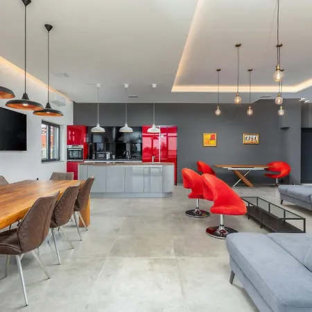 Lovely In With Kitchen Holiday home *